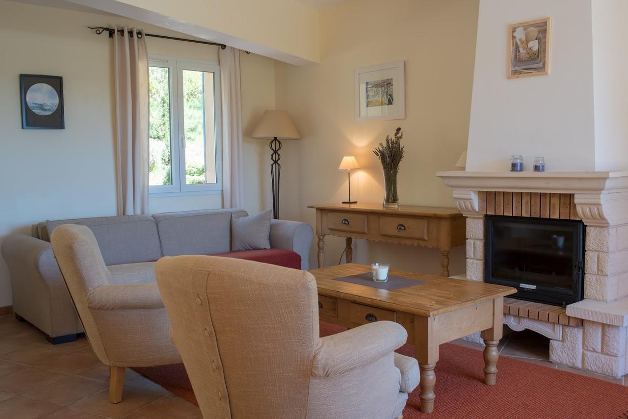 Le Claux Du Puits By Ateya Vacances Saint-Trinit Exterior foto